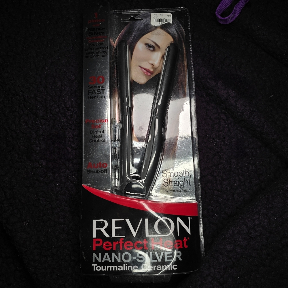 NEW Revlon 1" Perfect Heat Nano-Silver Tourmaline Ceramic Flat Iron-Hair Stylist